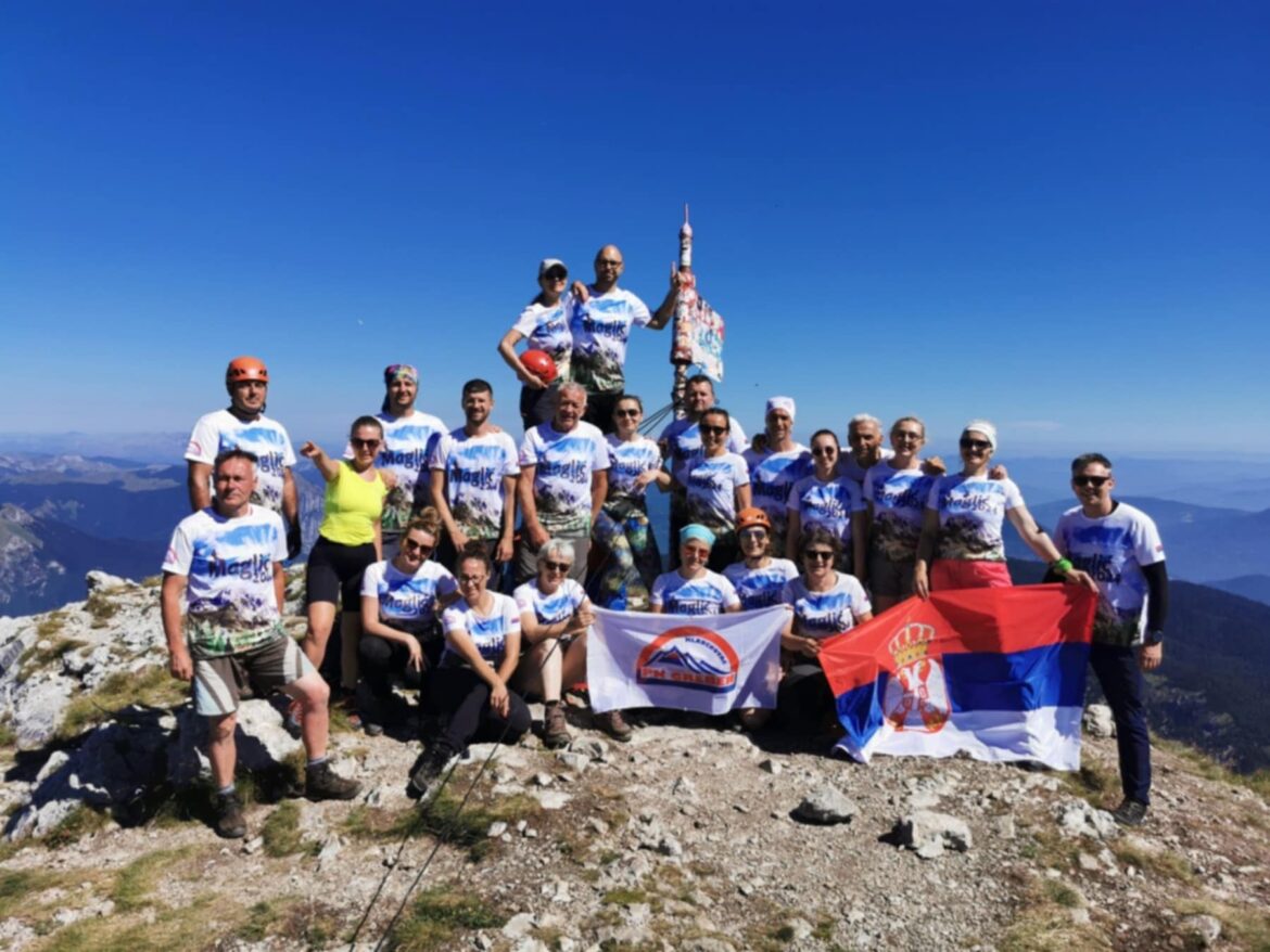 Planinari PK Greben Mladenovac popeli vrhove planinskog masiva Maglića