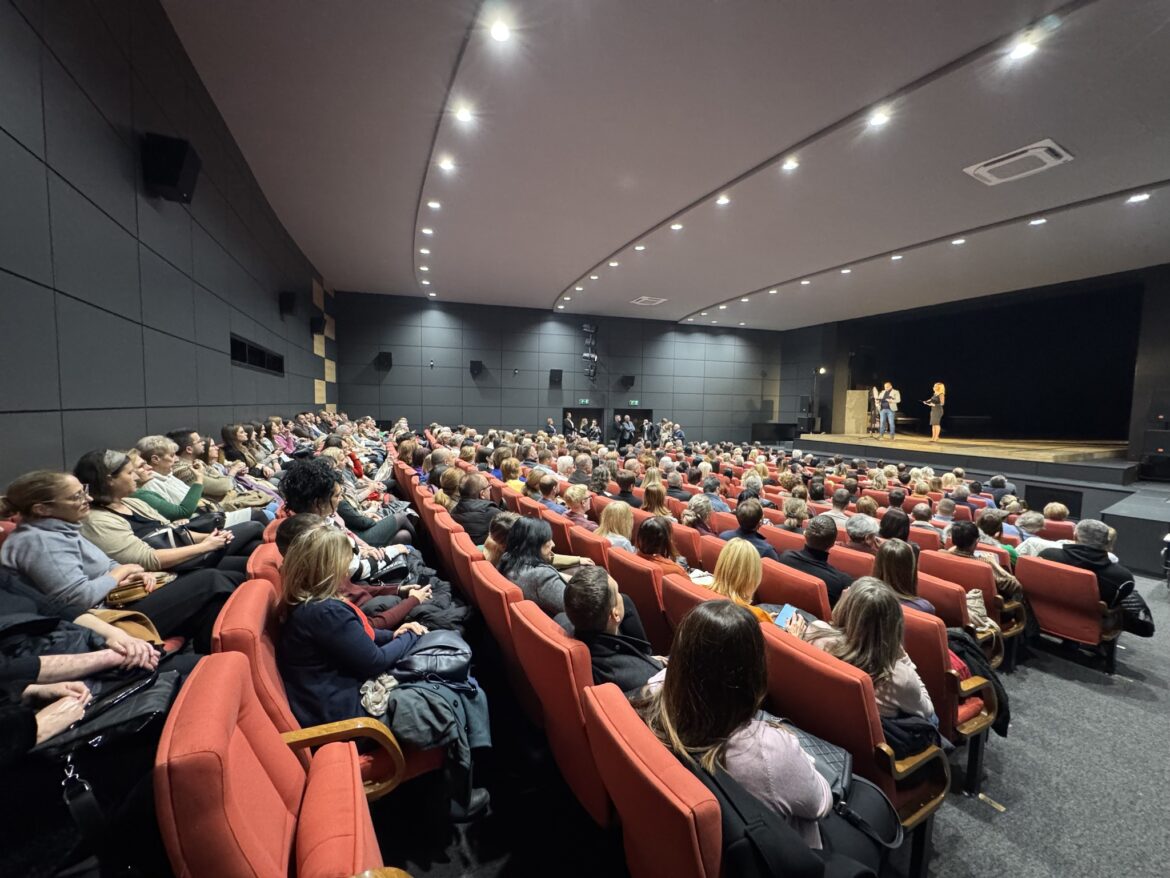 Otvoren mladenovački pozorišni festival „Teatar u jednom dejstvu“