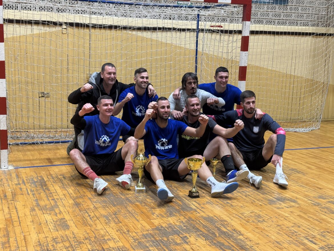 Direktan prenos finalne večeri mladenovačkog Novogodišnjeg turnira u malom fudbalu (uživo)