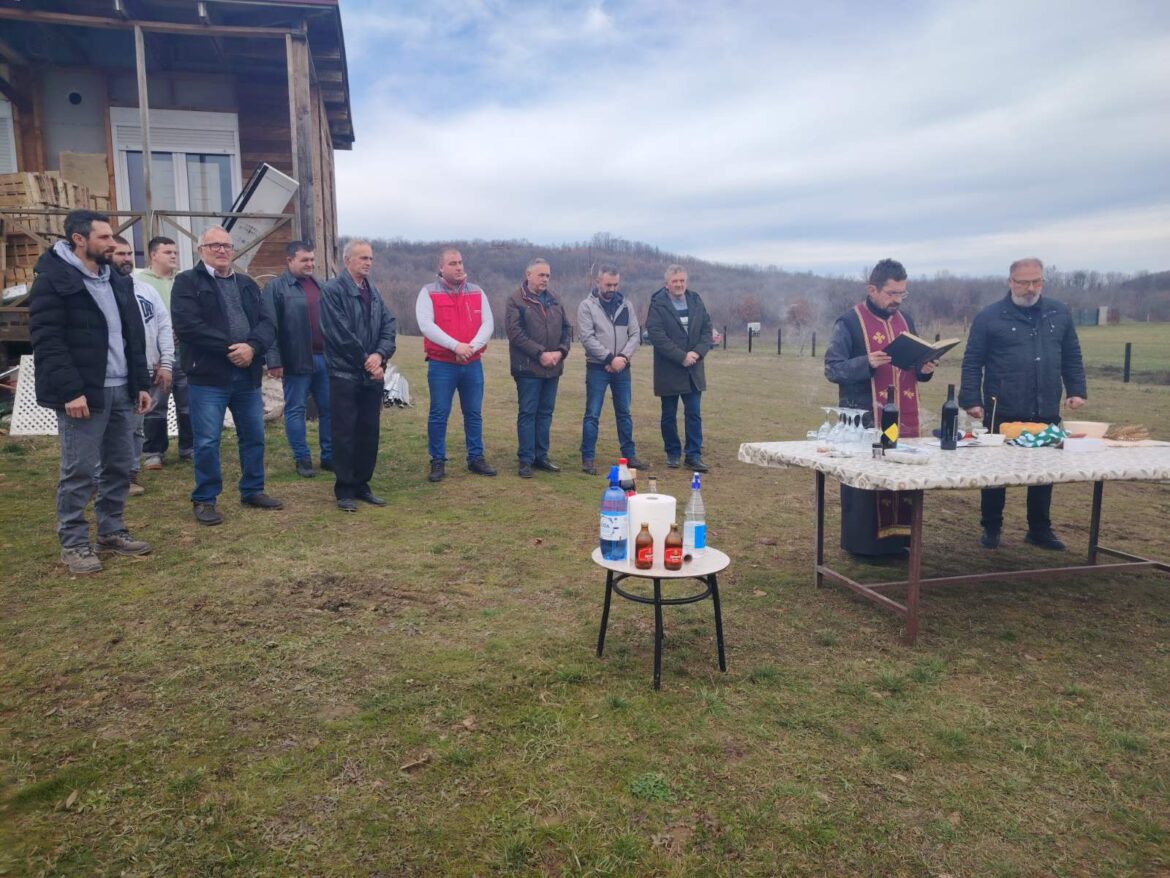 Mladenovački vinogradari i voćari obeležili slavu Svetog Trifuna
