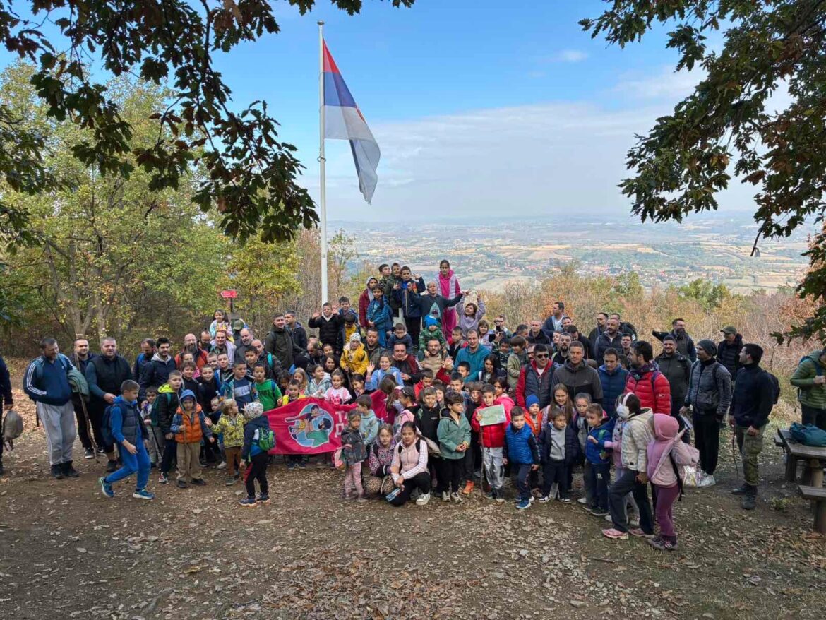 „Tate i deca“ u „zagrljaju“ Kosmaja