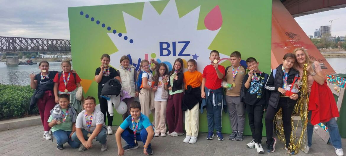 „Mirišljavi drugari“, učenici IV3  OŠ „Sveti Sava“ iz Mladenovca zablistali na manifestaciji „Biz Klinci“